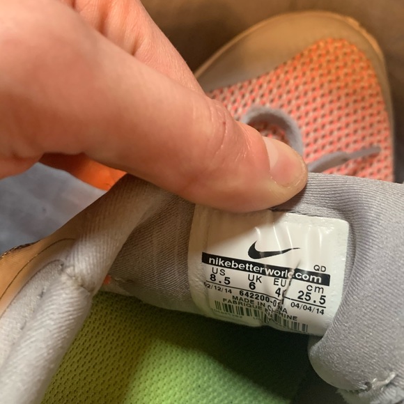 Nike Women’s Sneakers - Picture 4 of 4